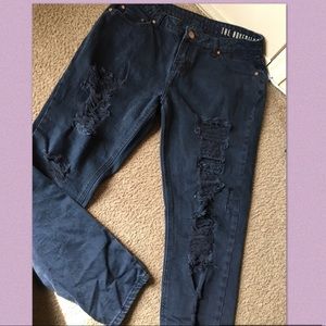 ALL BLACK BOYFRIEND JEANS. DISTRESSING ON FRONT!!